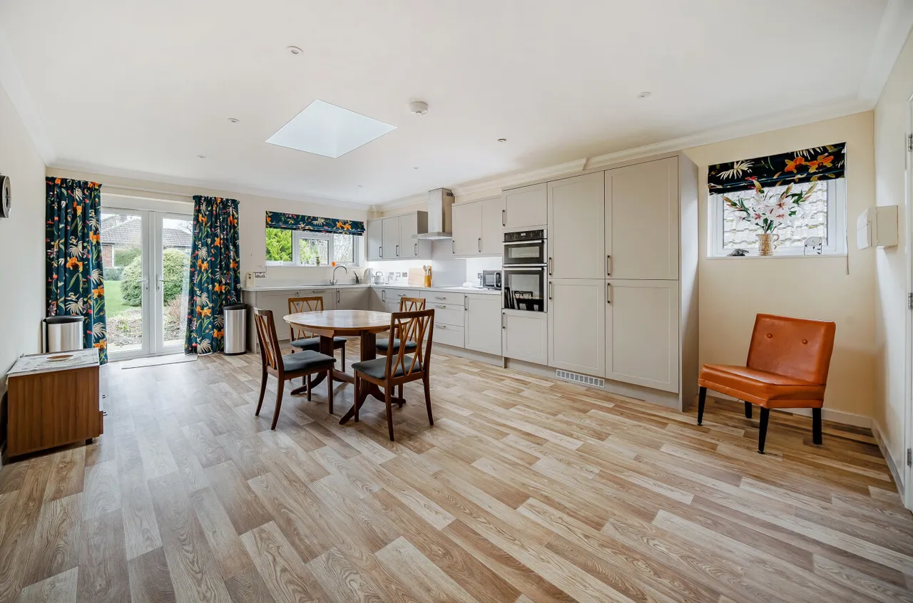 Darvill Road, Ropley, SO24, photo 3