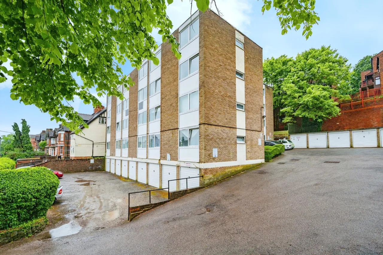 Downs Road, Luton, Bedfordshire, LU1, photo 5