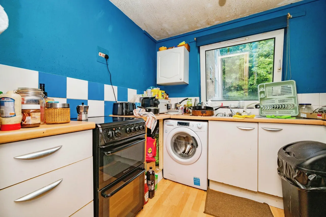 Downs Road, Luton, Bedfordshire, LU1, photo 3