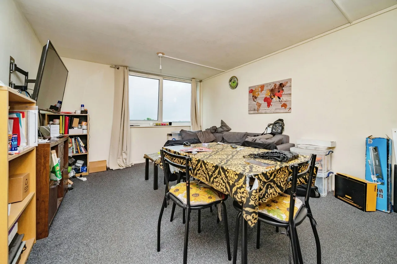 Downs Road, Luton, Bedfordshire, LU1, photo 2