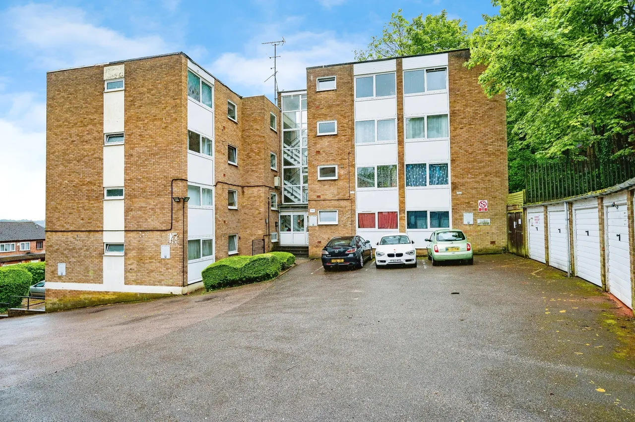 Downs Road, Luton, Bedfordshire, LU1, photo 9