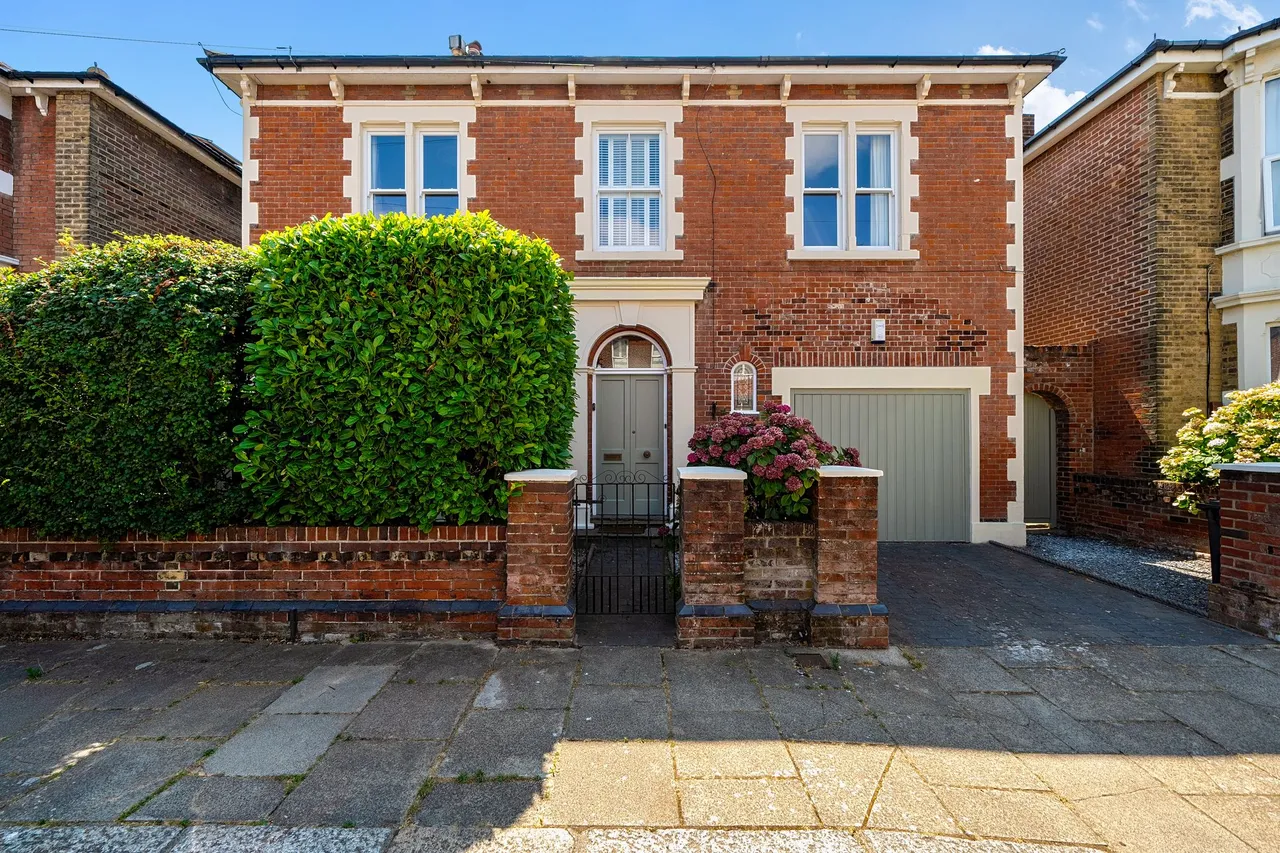 4 bed property for sale, Havelock Road, Southsea, PO5
