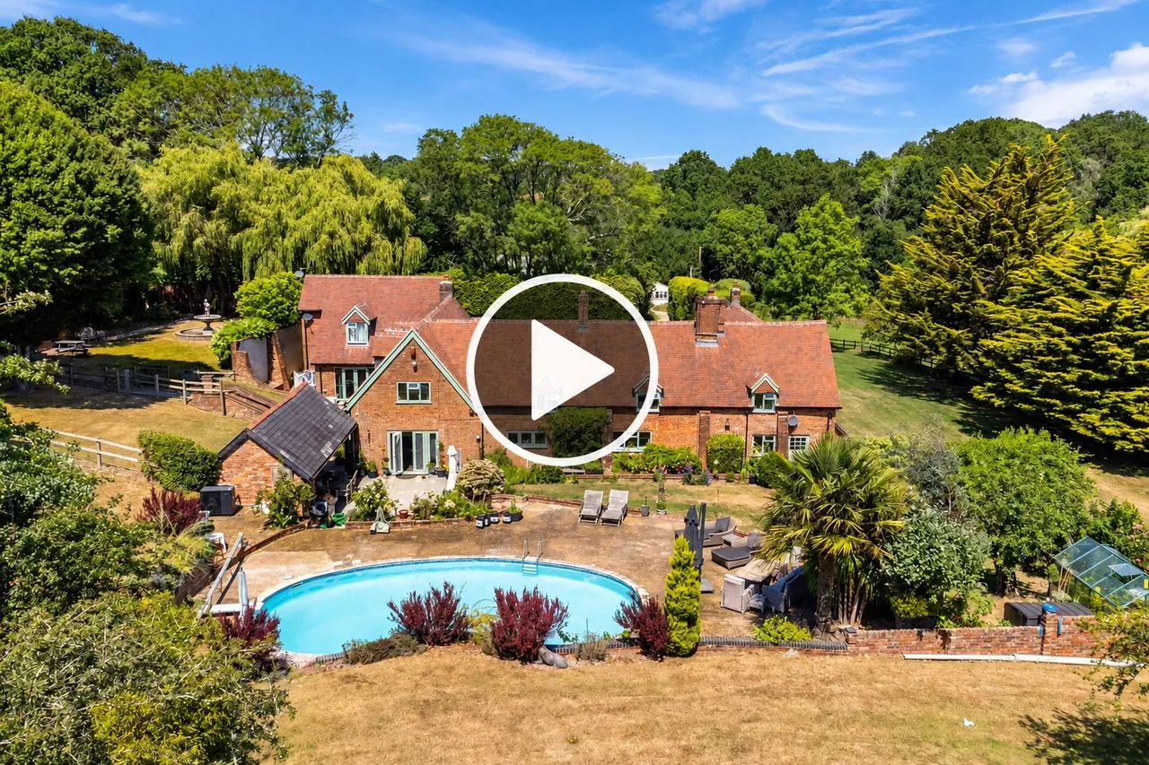 5 bed house for sale, A Magnificent Country Manor Estate with approximately Nine Acres