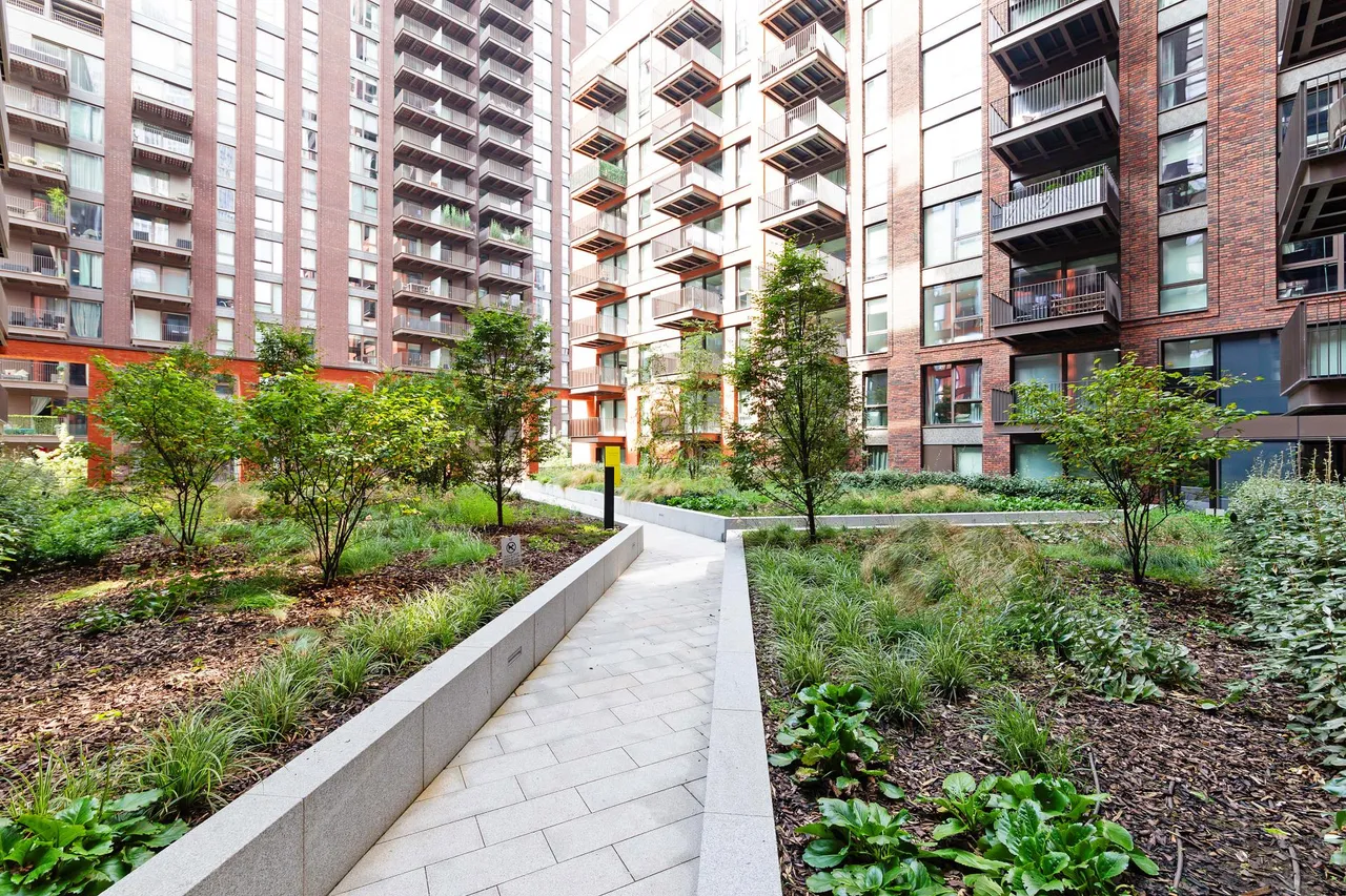Embassy Gardens, Nine Elms, SW11, photo 11