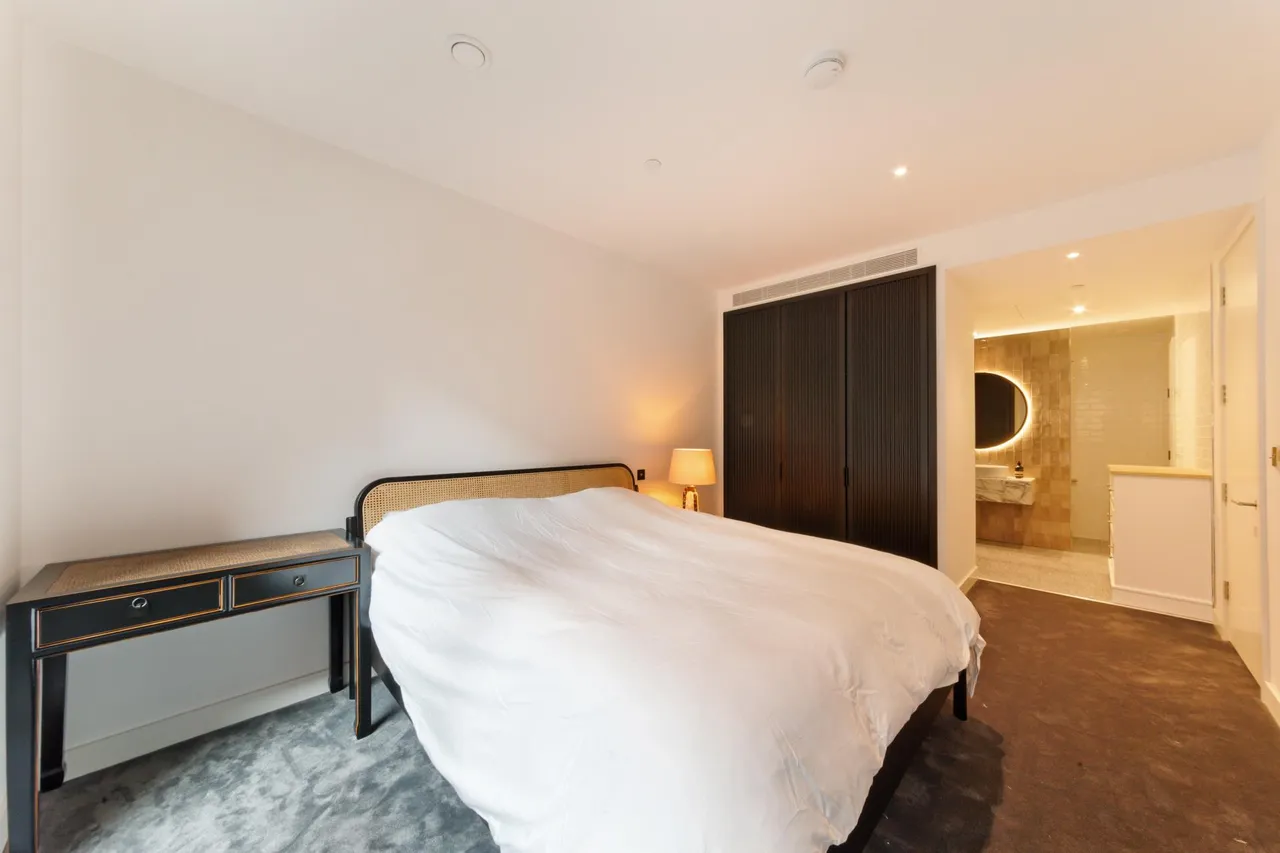 Embassy Gardens, Nine Elms, SW11, photo 5