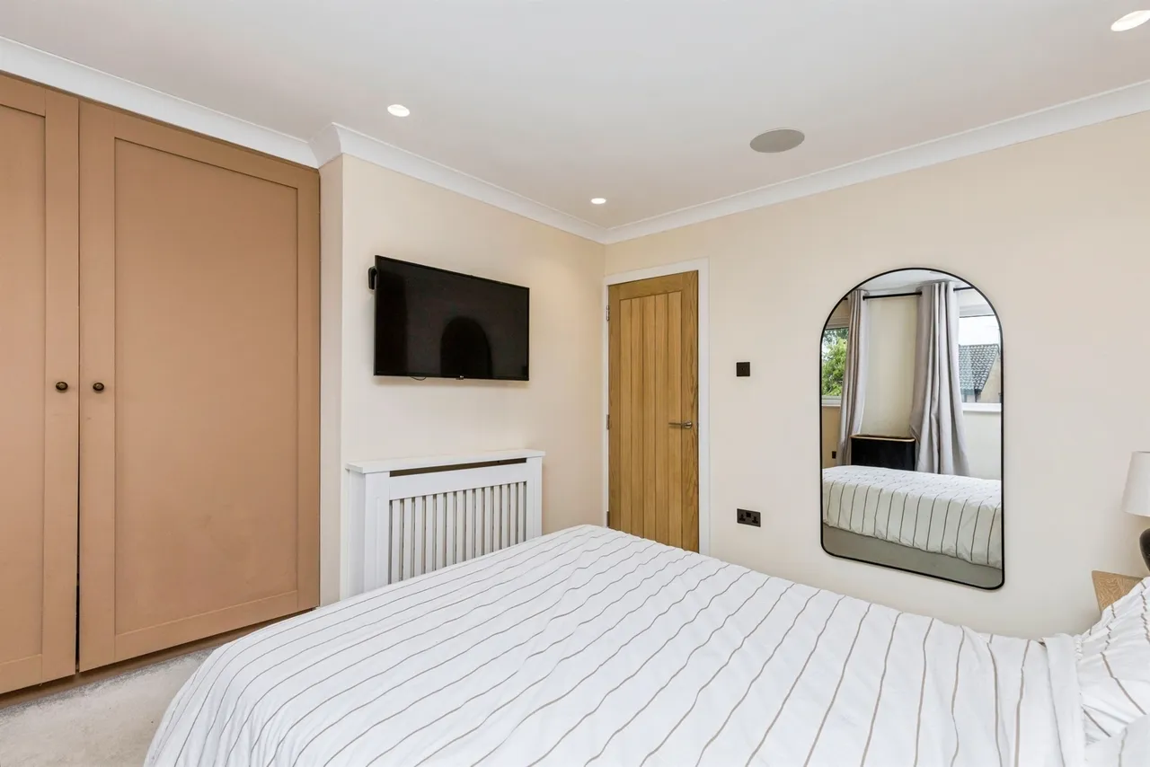 Chaldon Road, Crawley, photo 11