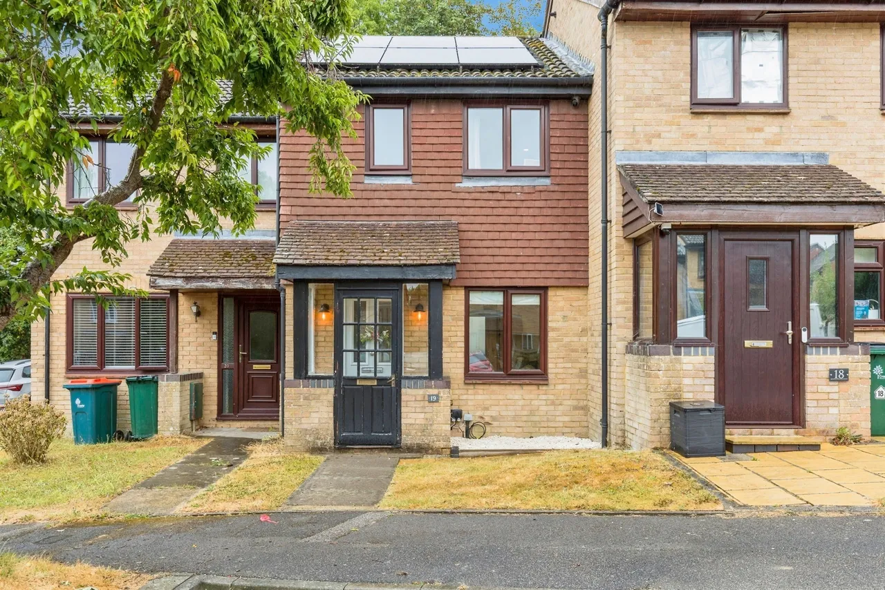 2 bed house for sale — Chaldon Road, Crawley