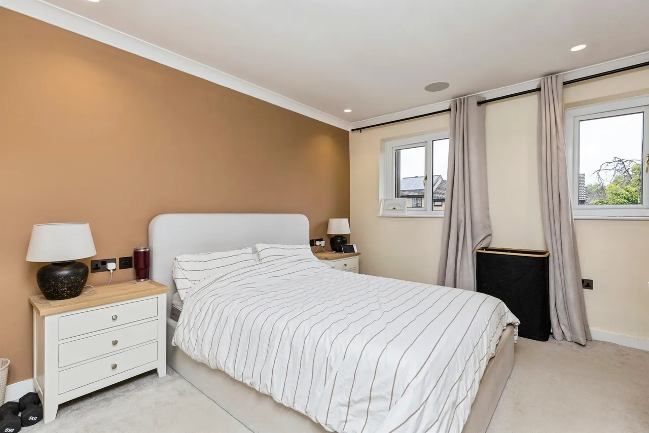 Chaldon Road, Crawley, photo 9