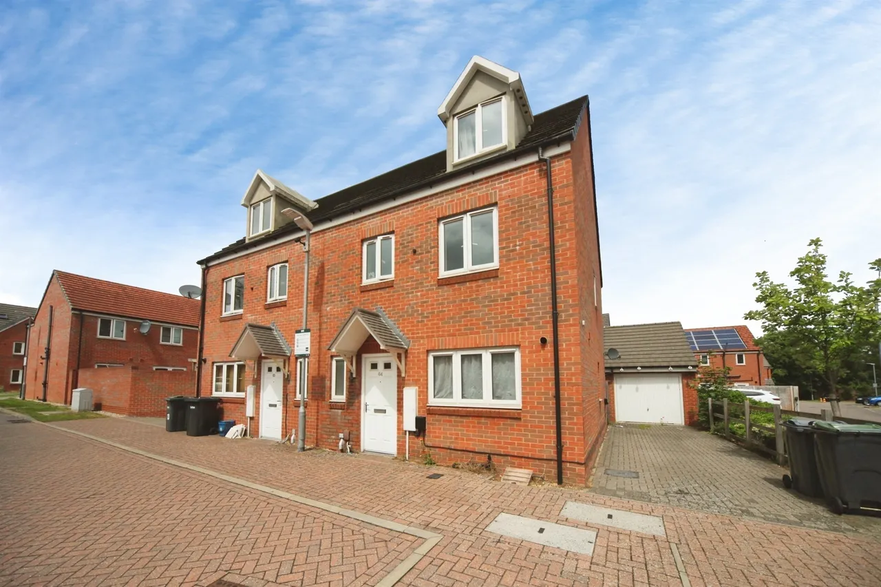 4 bed house for sale — Guardian Way, Luton