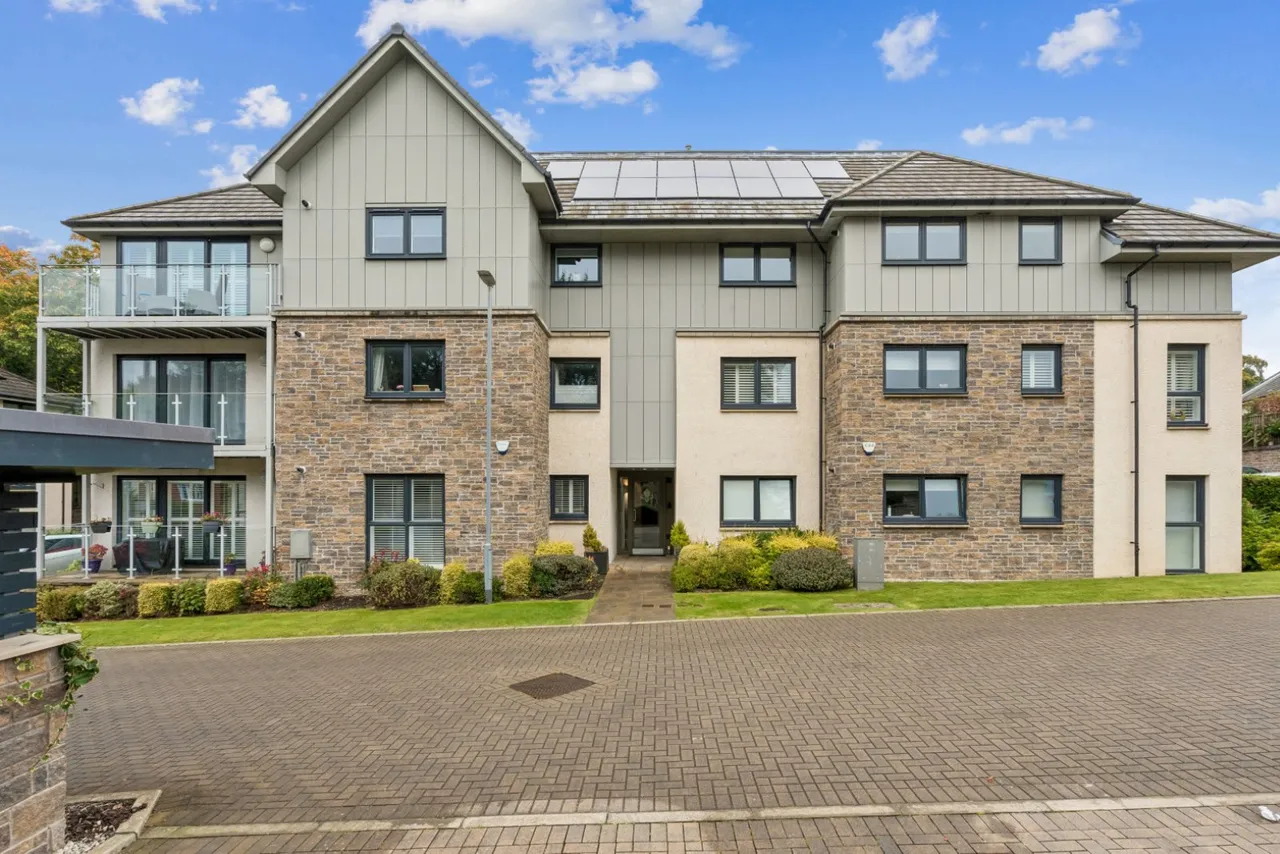 2 bed flat for sale, Knights Grove, Newton Mearns, G77