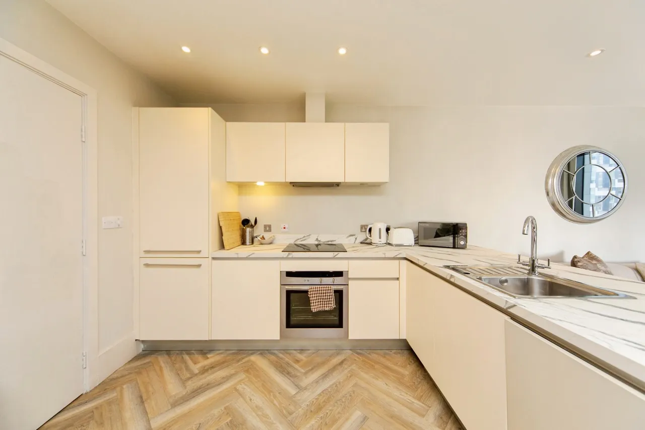 William Jessop Way, Liverpool, L3, photo 13