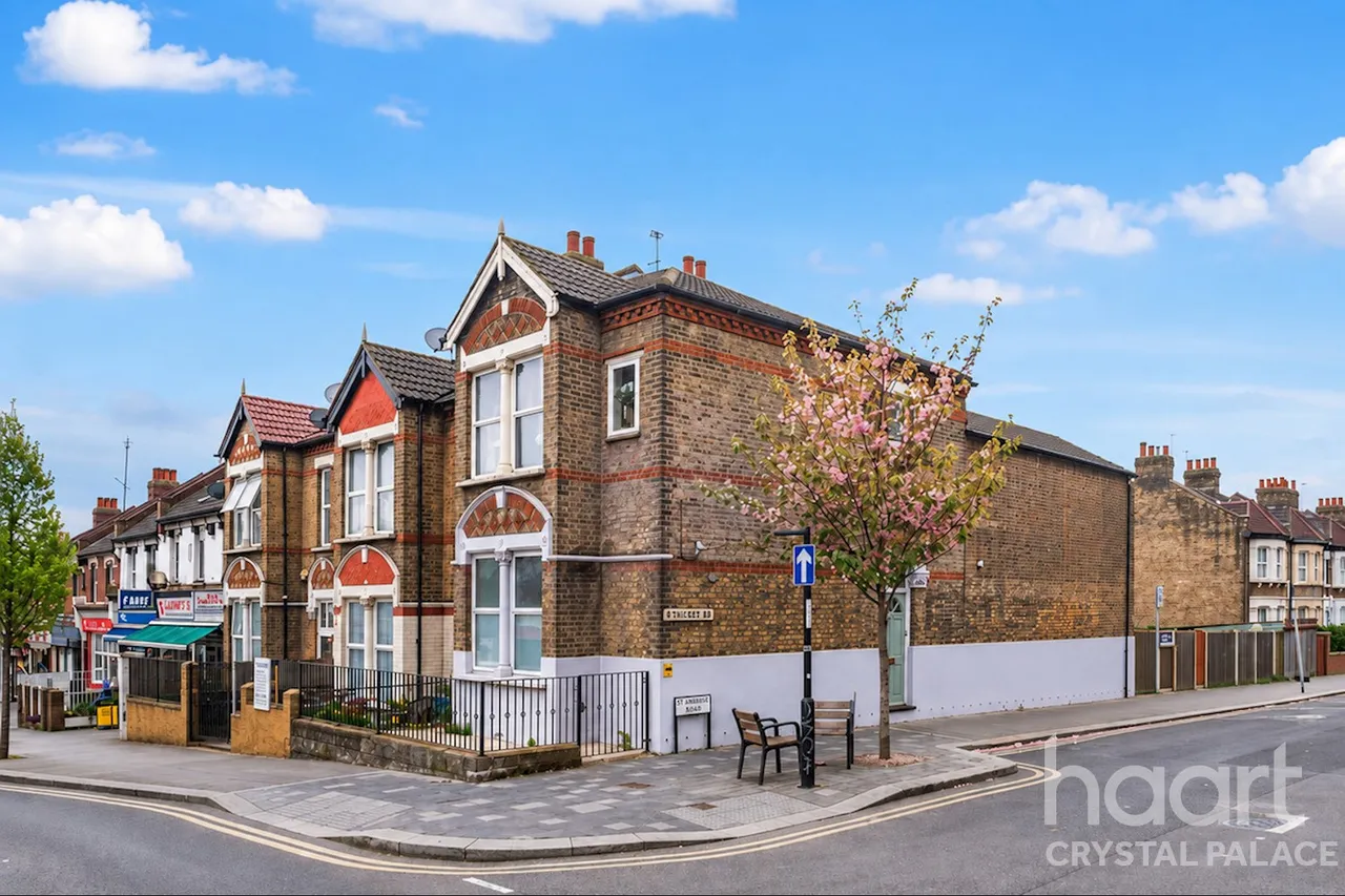2 bed flat for sale, Portland Road, London, SE25