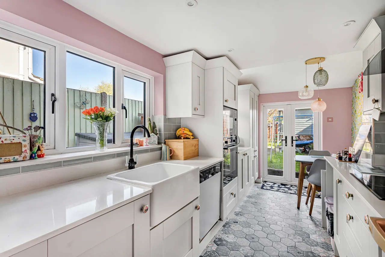 Worplesdon Road, Guildford, GU2, photo 5