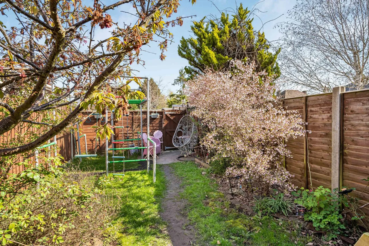 Worplesdon Road, Guildford, GU2, photo 11