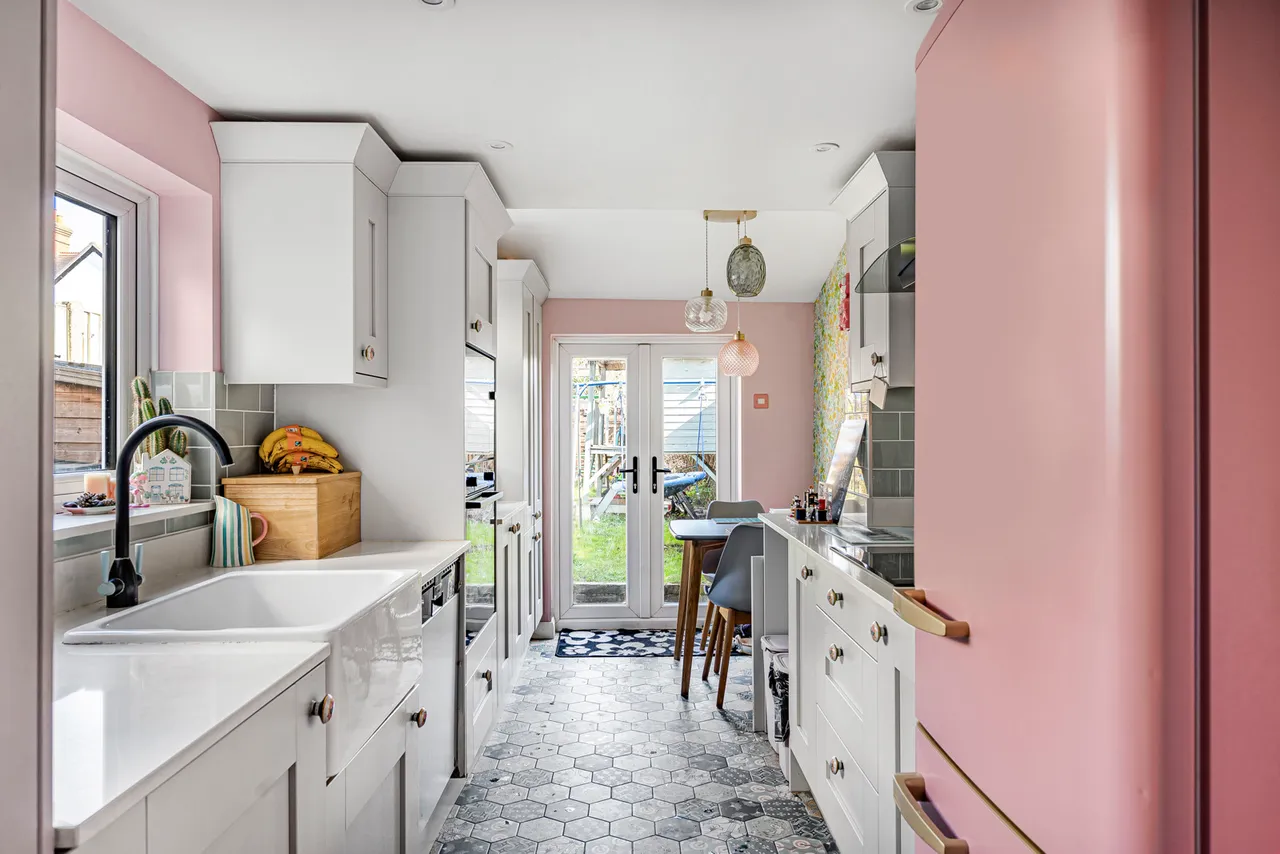Worplesdon Road, Guildford, GU2, photo 4