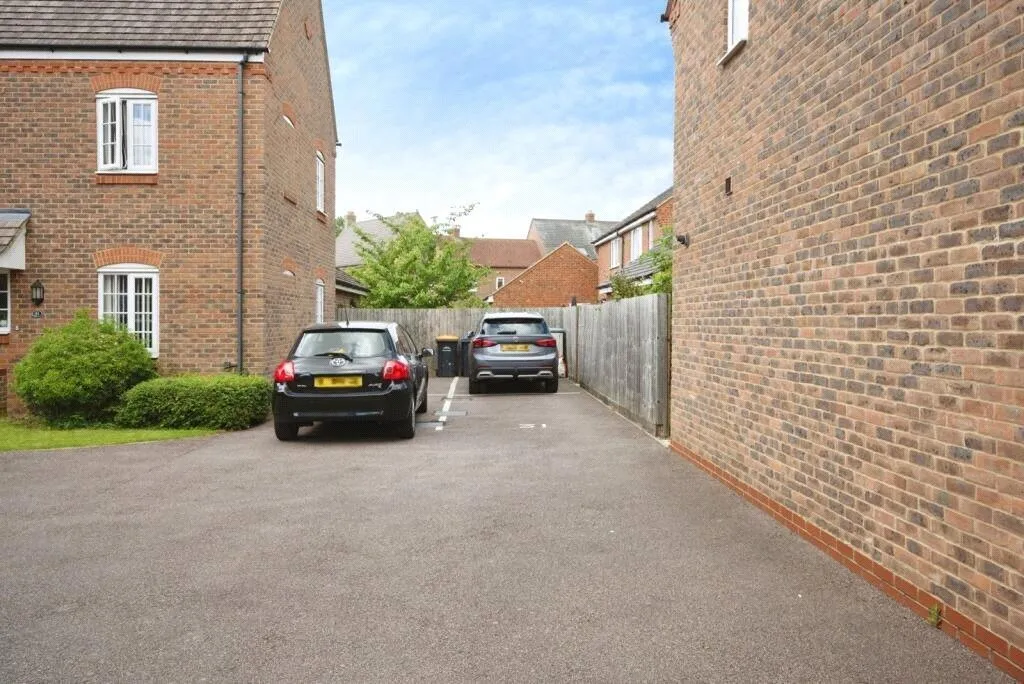 Oliver Close, Kempston, MK42, photo 3