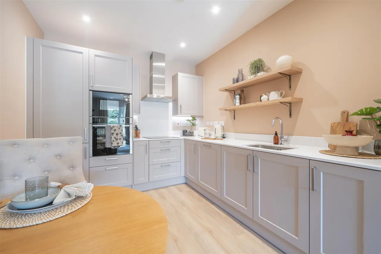 1 bed flat for sale, London Road, West Malling