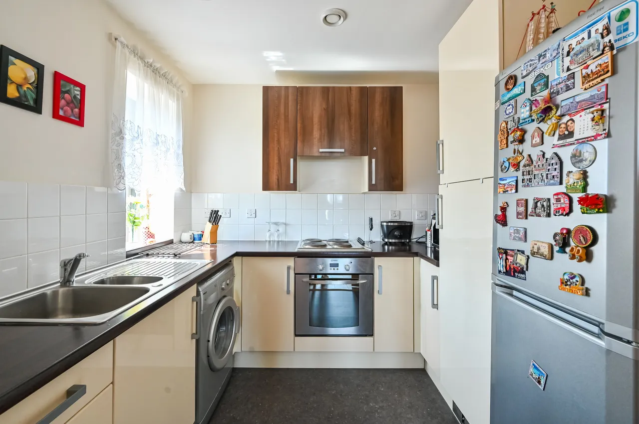 Flat 24, May House, 3 Thomas Fyre Drive, London, photo 4