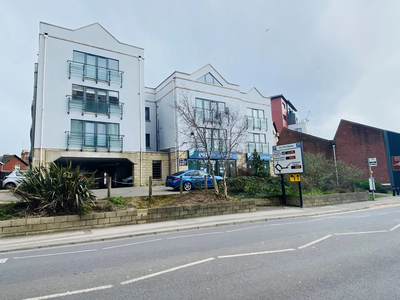 2 bed flat to rent — Denmark Road, Poole