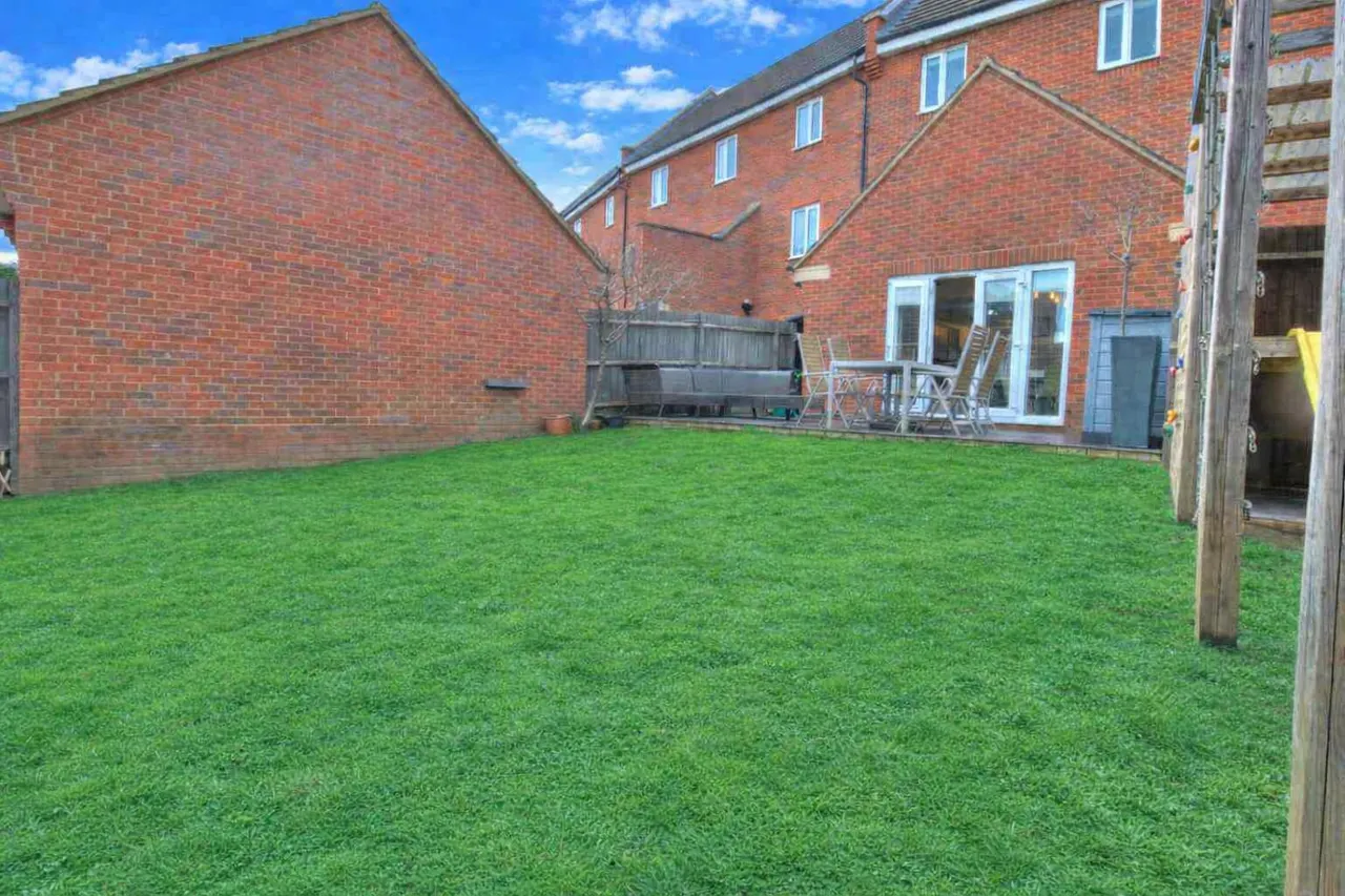 Southwold Crescent, Milton Keynes, MK10, photo 32