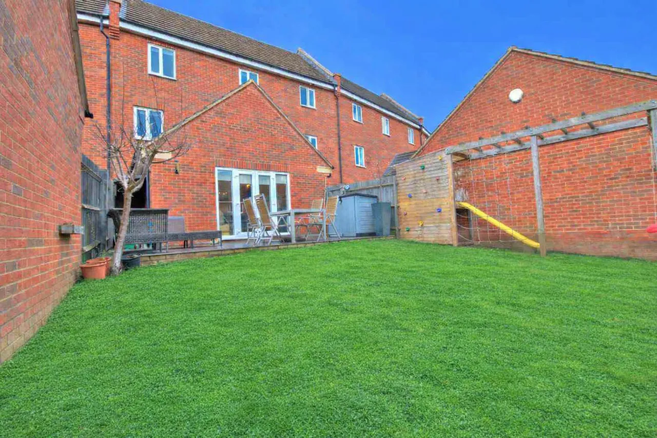Southwold Crescent, Milton Keynes, MK10, photo 31