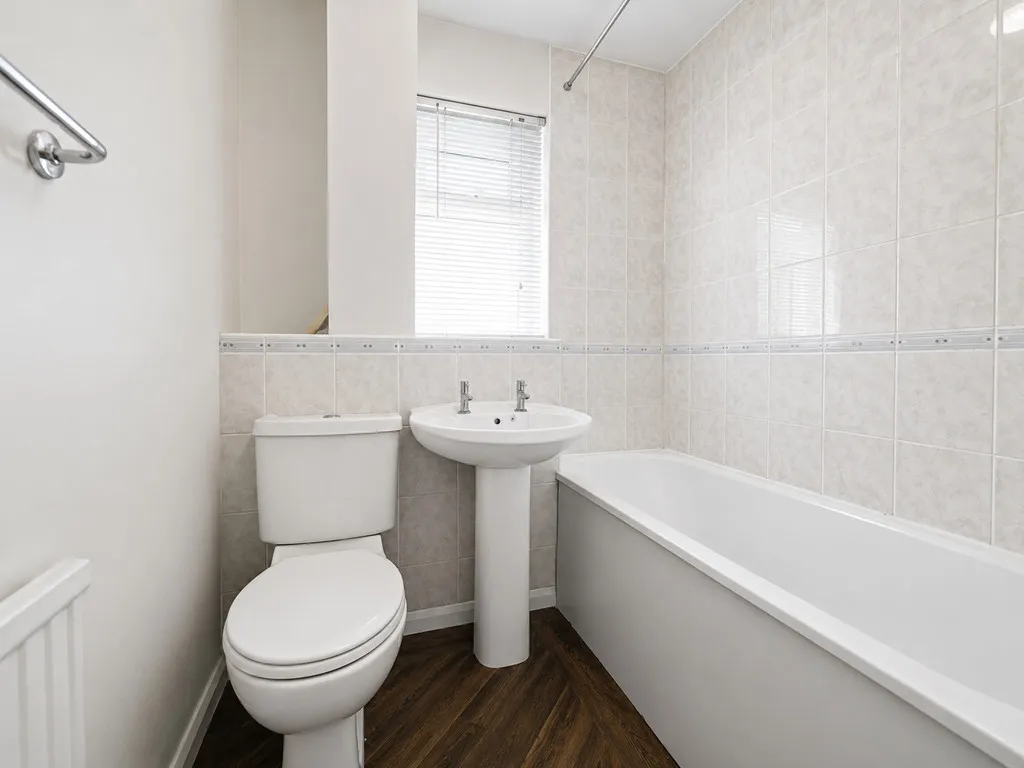 Brambles Farm Drive, Hillingdon, photo 10