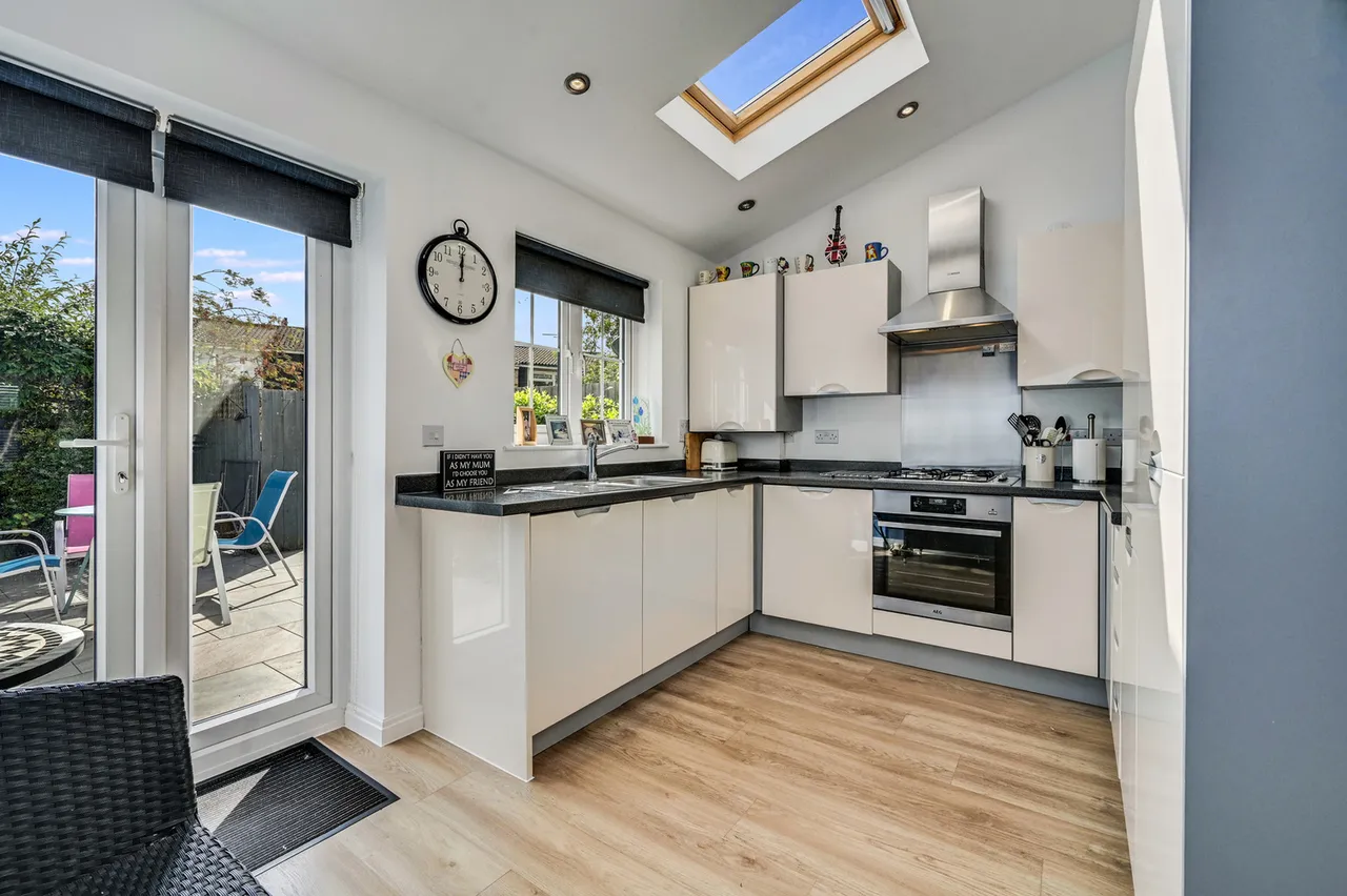 14 Hopwood View, Great Baddow, Chelmsford, Essex, CM2 9FL, photo 2