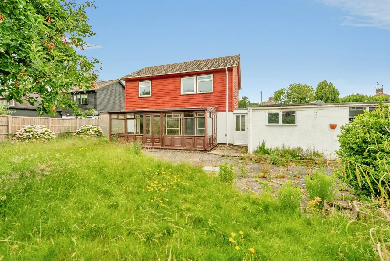 3 bed house for sale — Tushmore Lane, Crawley