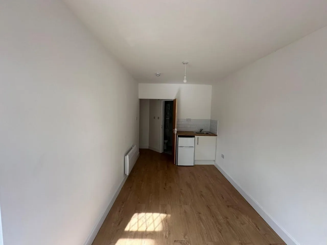 5 bed house to rent — Whitton Avenue East, Greenford