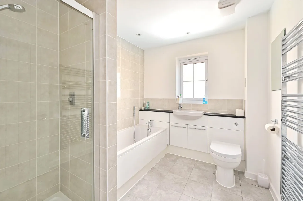Titchener Way, Hook, Hampshire, RG27 9RT, photo 9