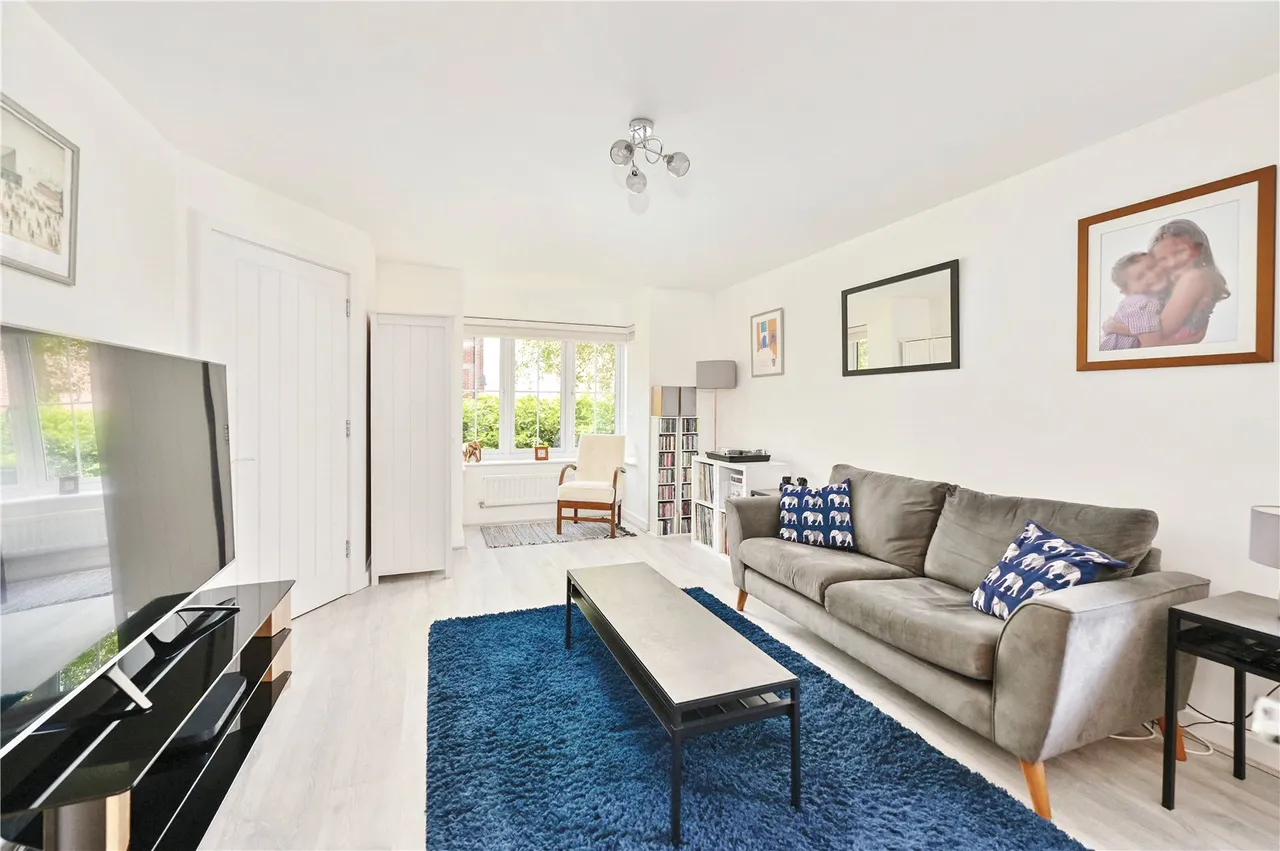 Titchener Way, Hook, Hampshire, RG27 9RT, photo 5