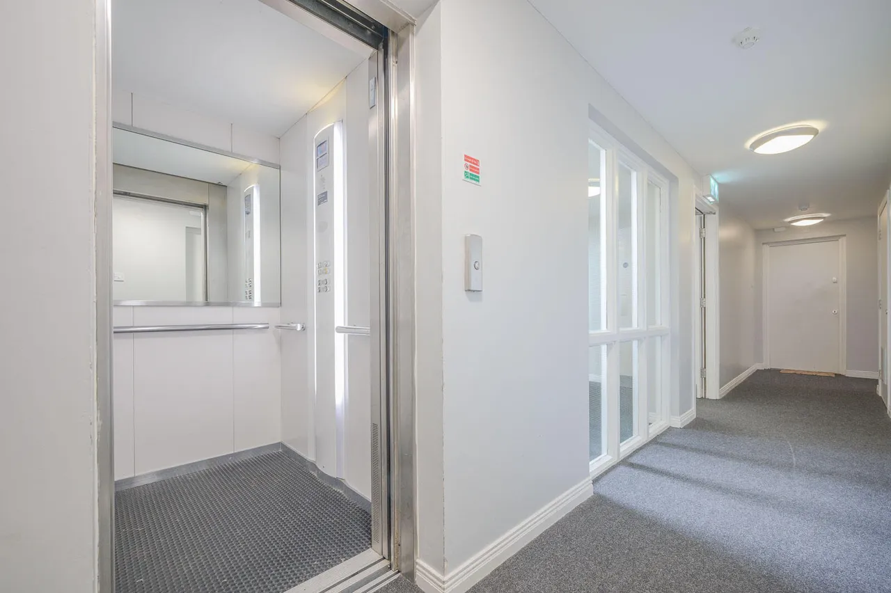 Clarence House, upritchard court, BT19, photo 3