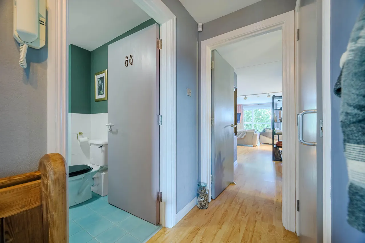 Clarence House, upritchard court, BT19, photo 4