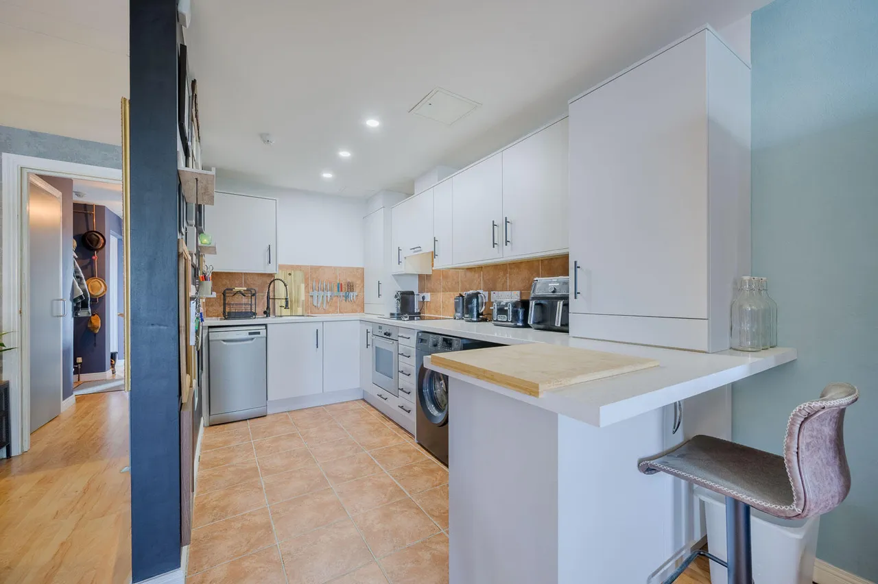 Clarence House, upritchard court, BT19, photo 8