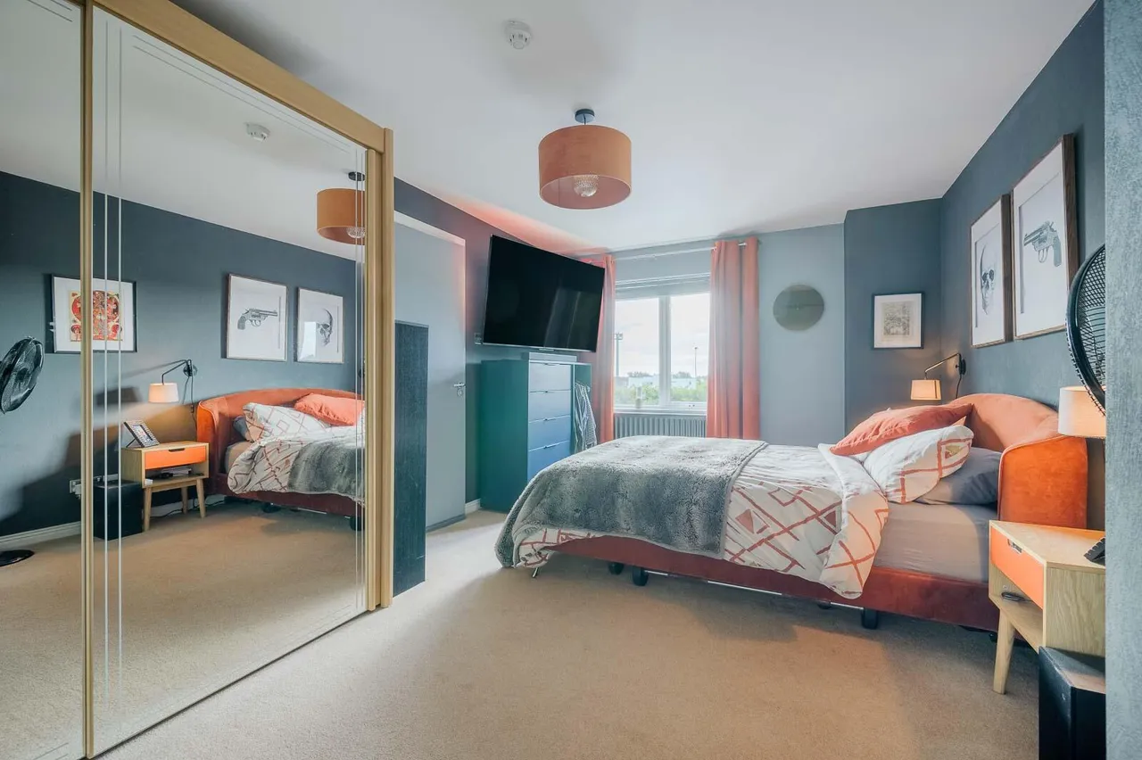 Clarence House, upritchard court, BT19, photo 9