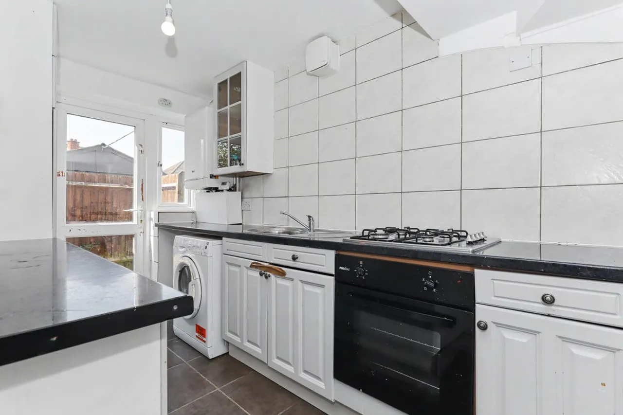 Lock Crescent, Kidlington, photo 6