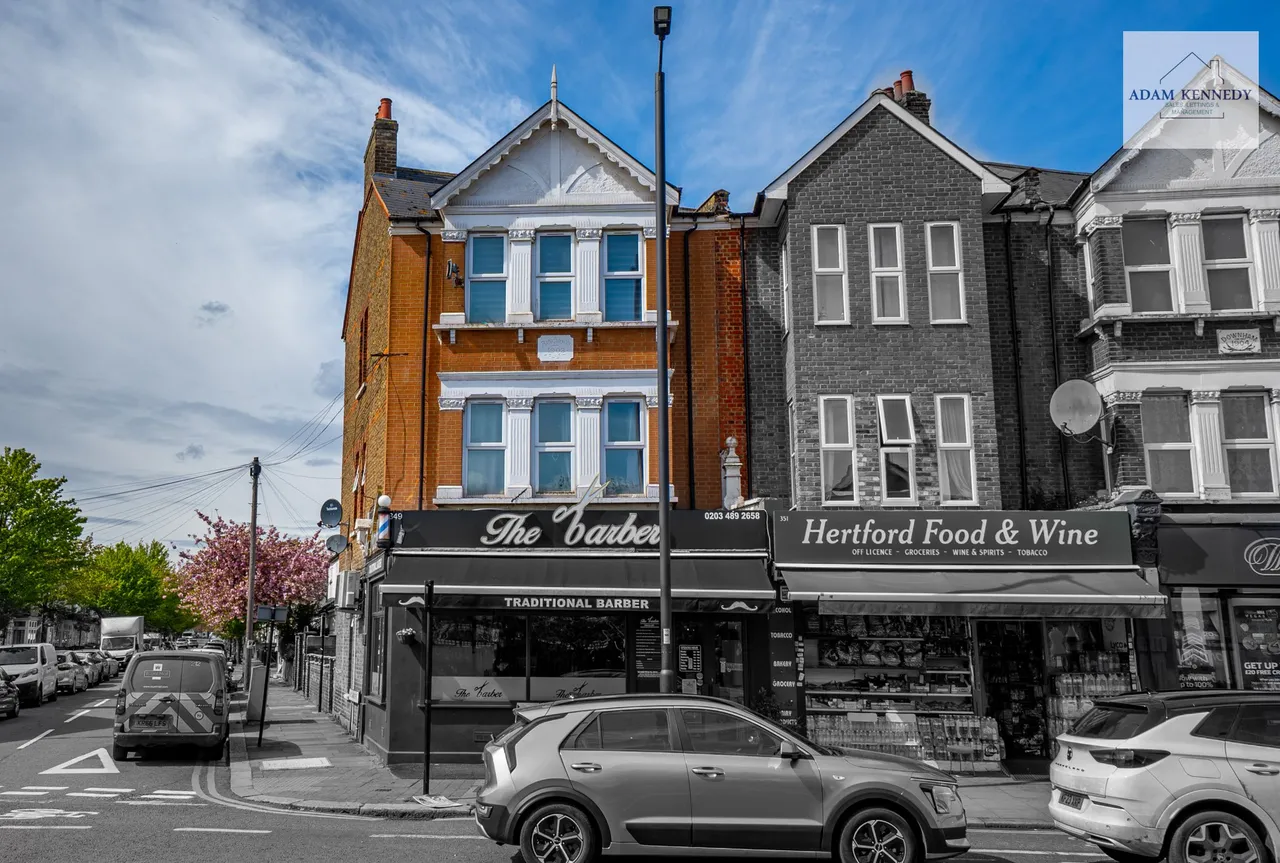 2 bed flat for sale — 349a Hertford Road, London, N9 7BN
