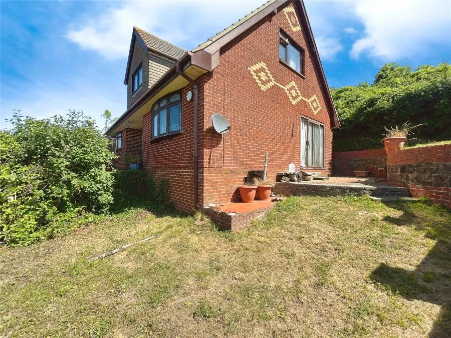 Lowtherville Road, Ventnor, PO38, photo 10
