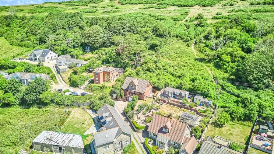 Lowtherville Road, Ventnor, PO38, photo 17