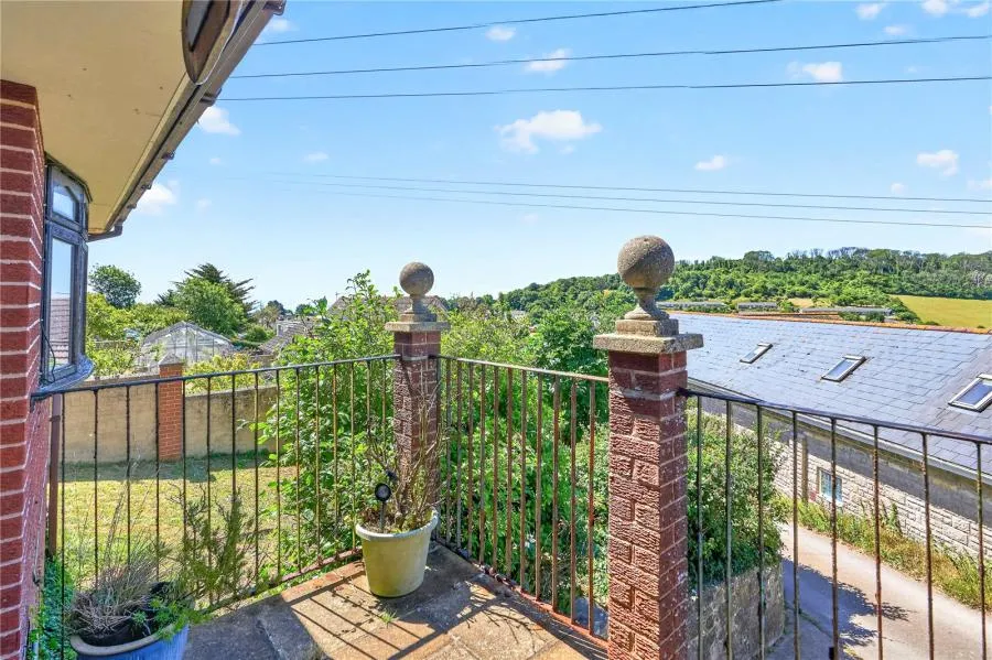 Lowtherville Road, Ventnor, PO38, photo 13