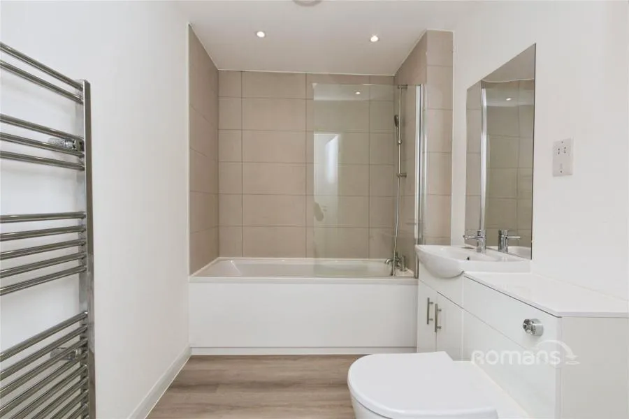Farnborough Road, Farnborough, GU14, photo 5