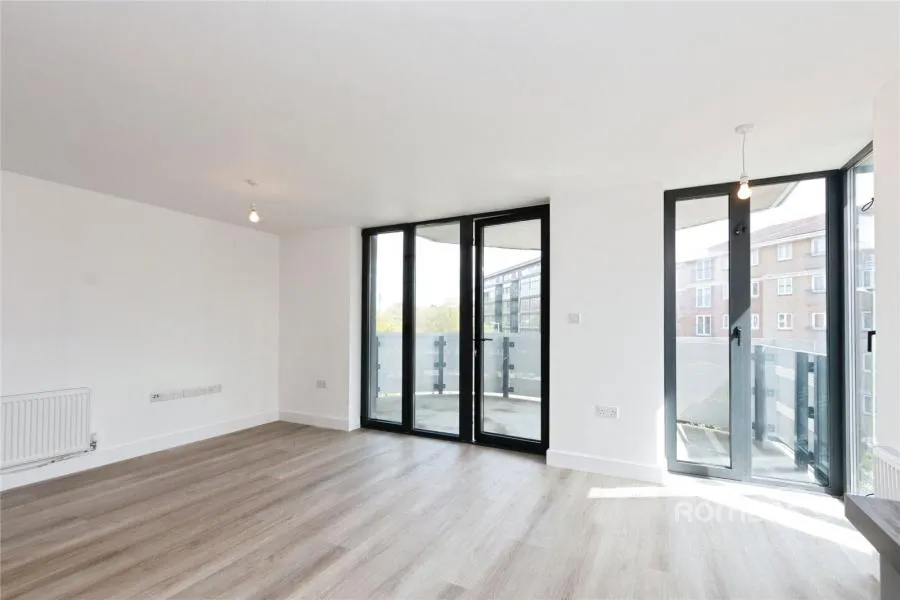 Farnborough Road, Farnborough, GU14, photo 4