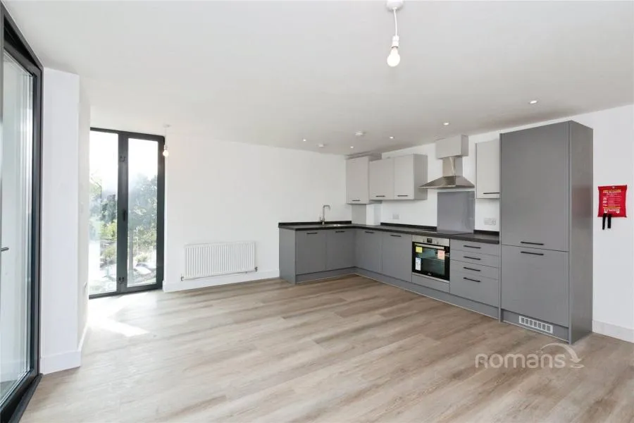 Farnborough Road, Farnborough, GU14, photo 3