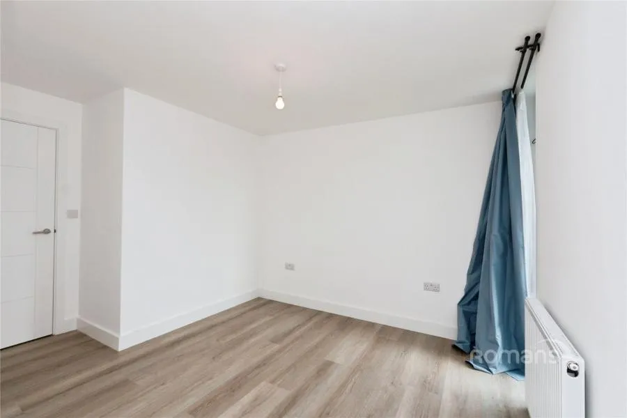 Farnborough Road, Farnborough, GU14, photo 8