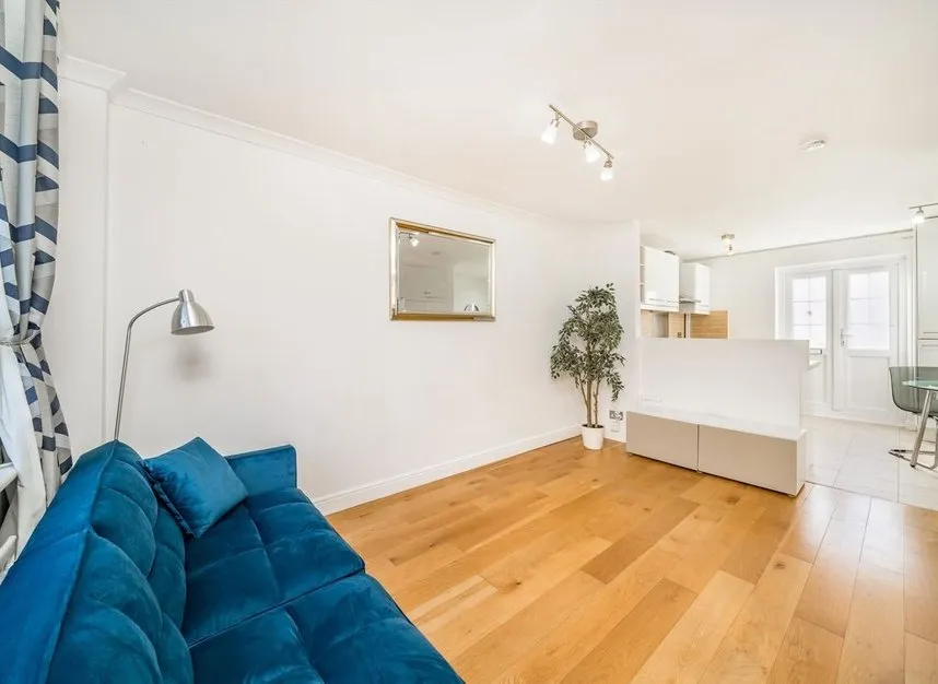 Francis Close, Isle Of Dogs, E14, photo 4