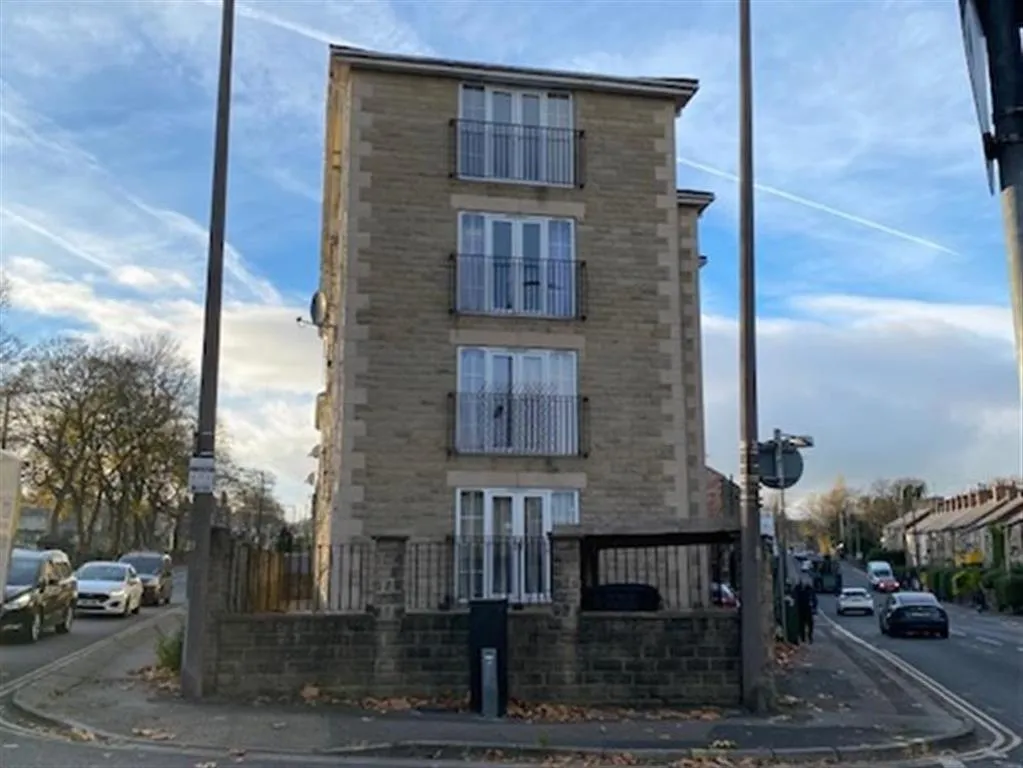 2 bed flat for sale — Doncaster Road, Barnsley