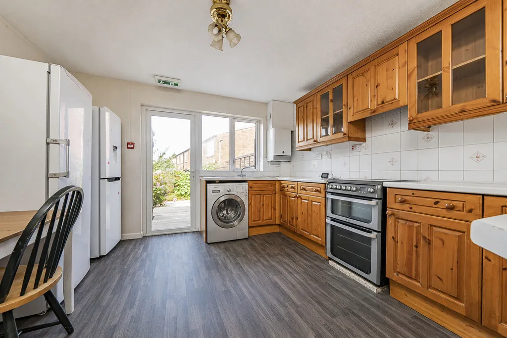 Manor Waye, Uxbridge, UB8, photo 2