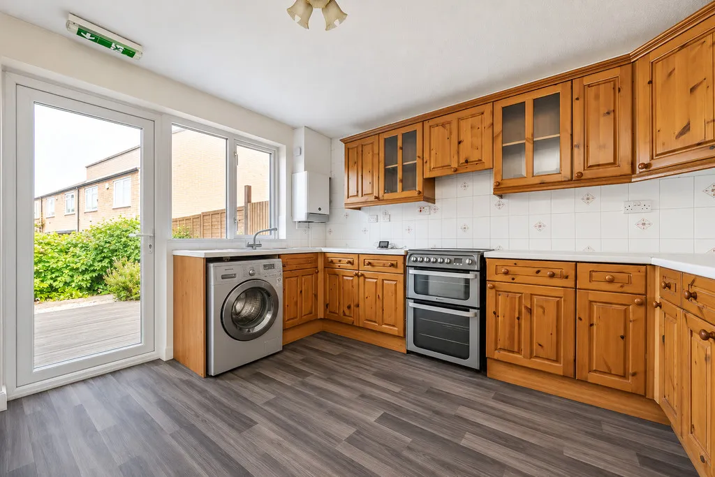 Manor Waye, Uxbridge, UB8, photo 4