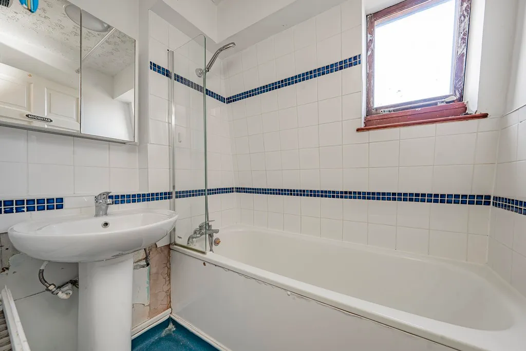 Manor Waye, Uxbridge, UB8, photo 5