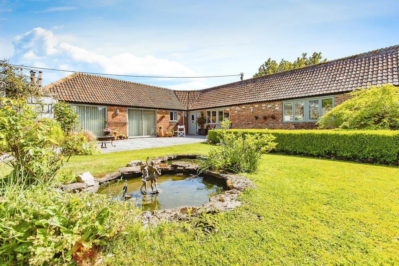4 bed barn conversion for sale — Shippon Court, Chilton Cantelo, Yeovil